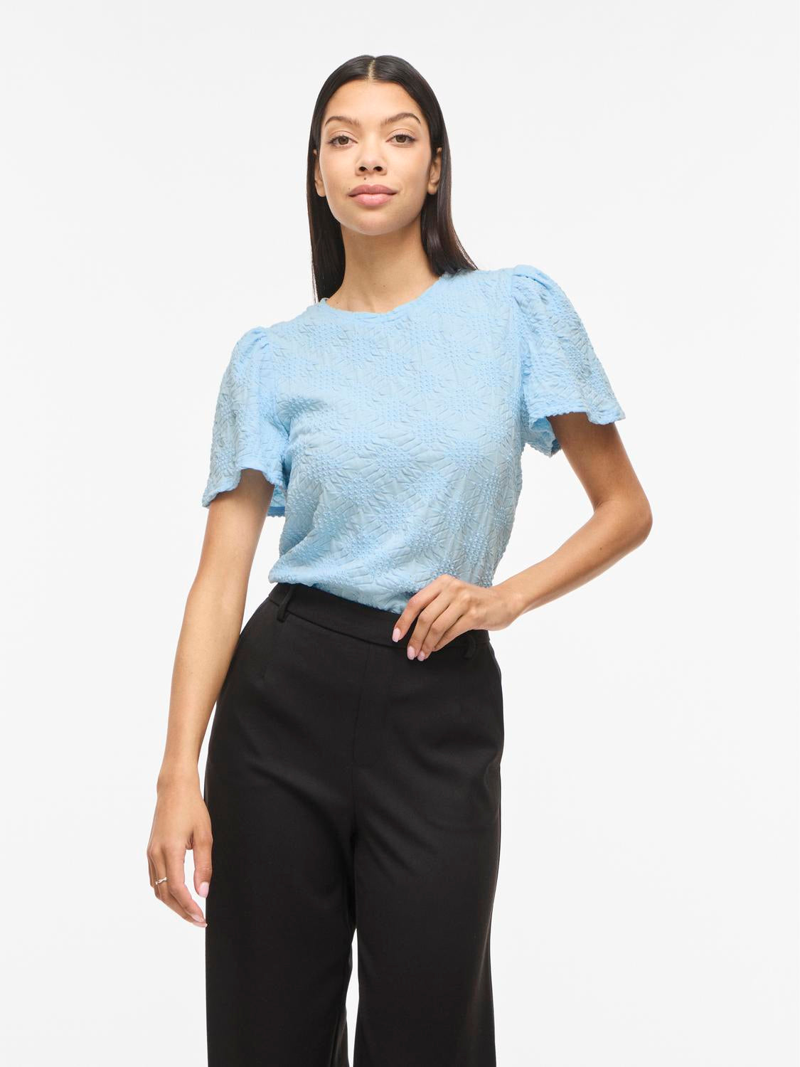 model_shot-front